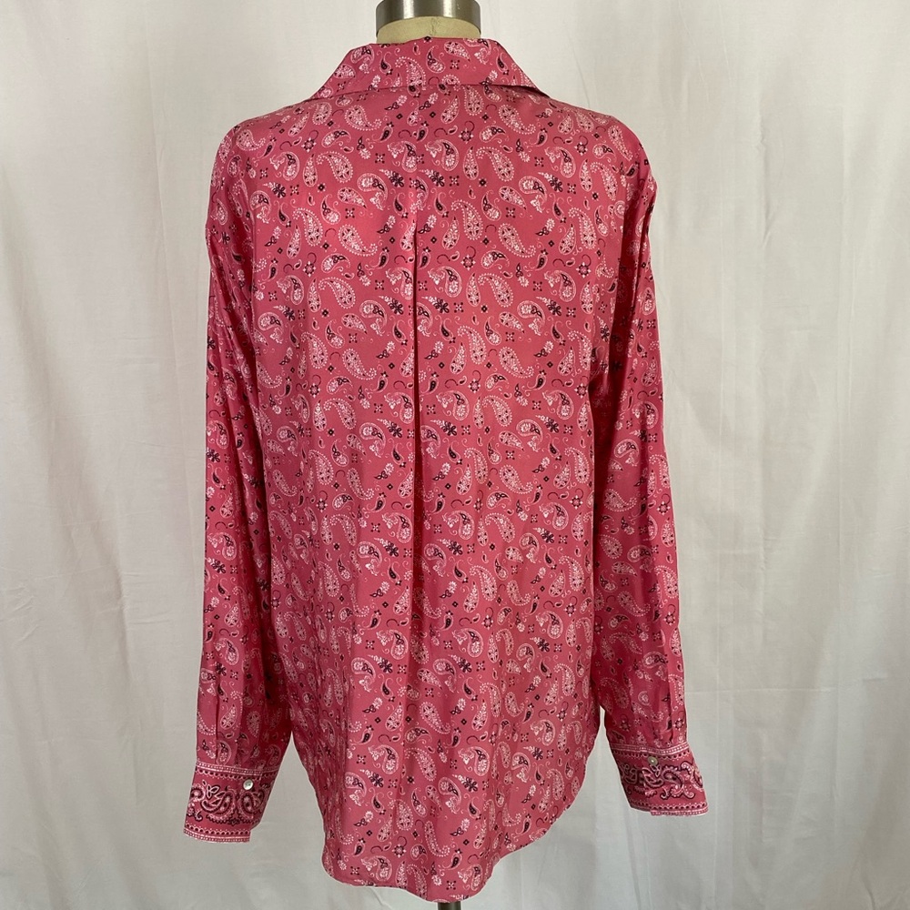 Go by GoSilk Pink Paisley Button-Up Blouse - Picture 6 of 9